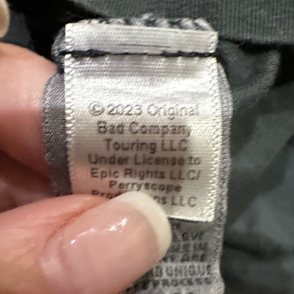 Men's Black Wolf Graphic Tee - Picture 5 of 7